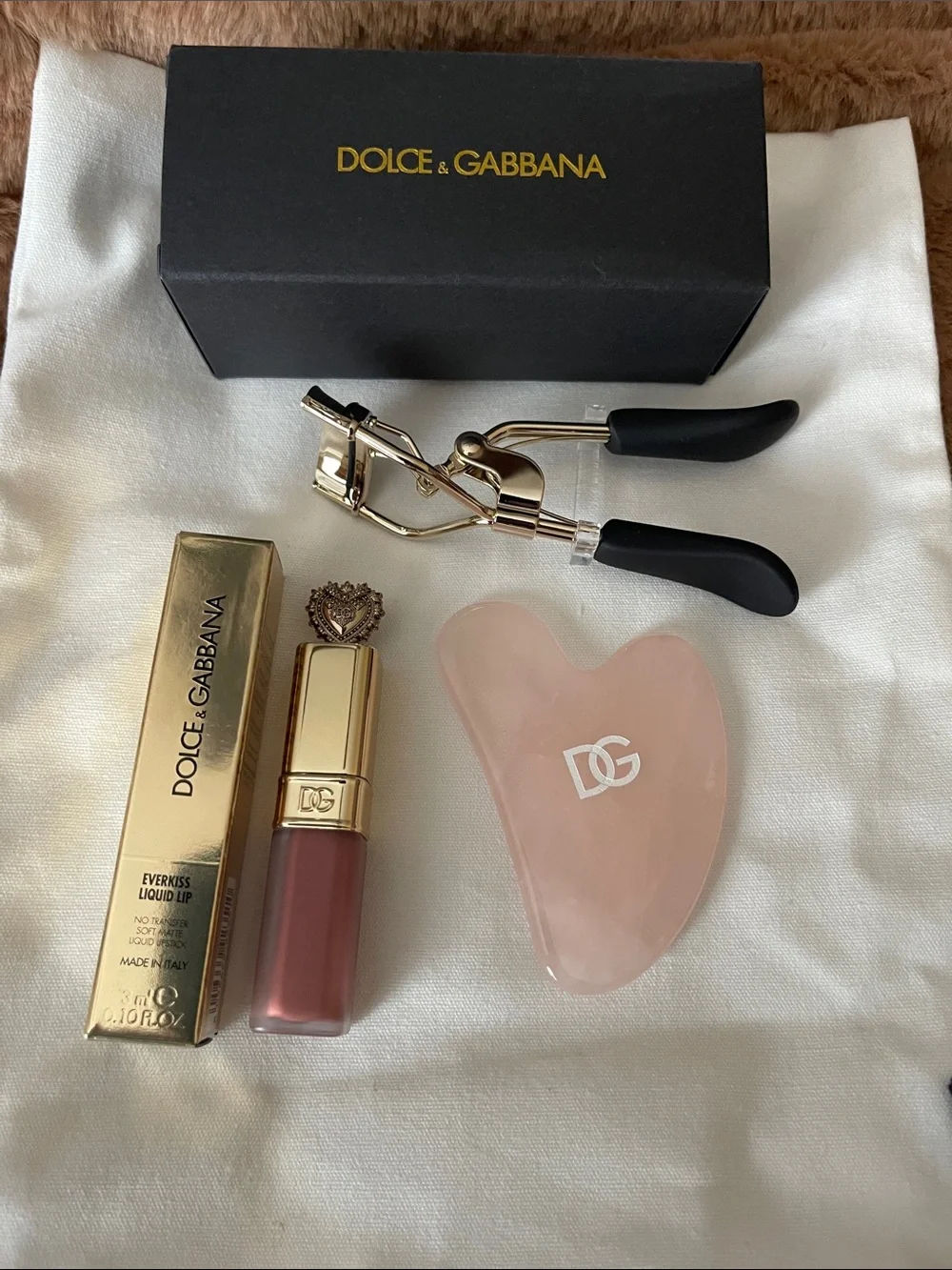 Dolce & Gabbana Everkiss Liquid Lip in mauve rose with gold accents